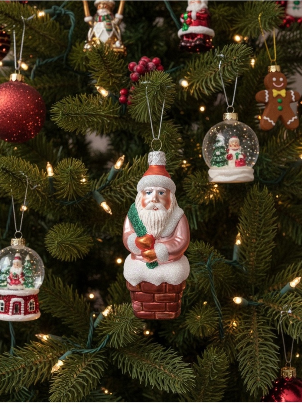 Patricia Breen "Here Comes‎ Santa" Holiday Christmas Ornament #9625 Down Chimney
